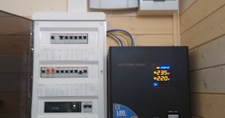 Установка и подключение стабилизаторов напряжения от 582 руб в Лангепасе - ЭлектроЛнг